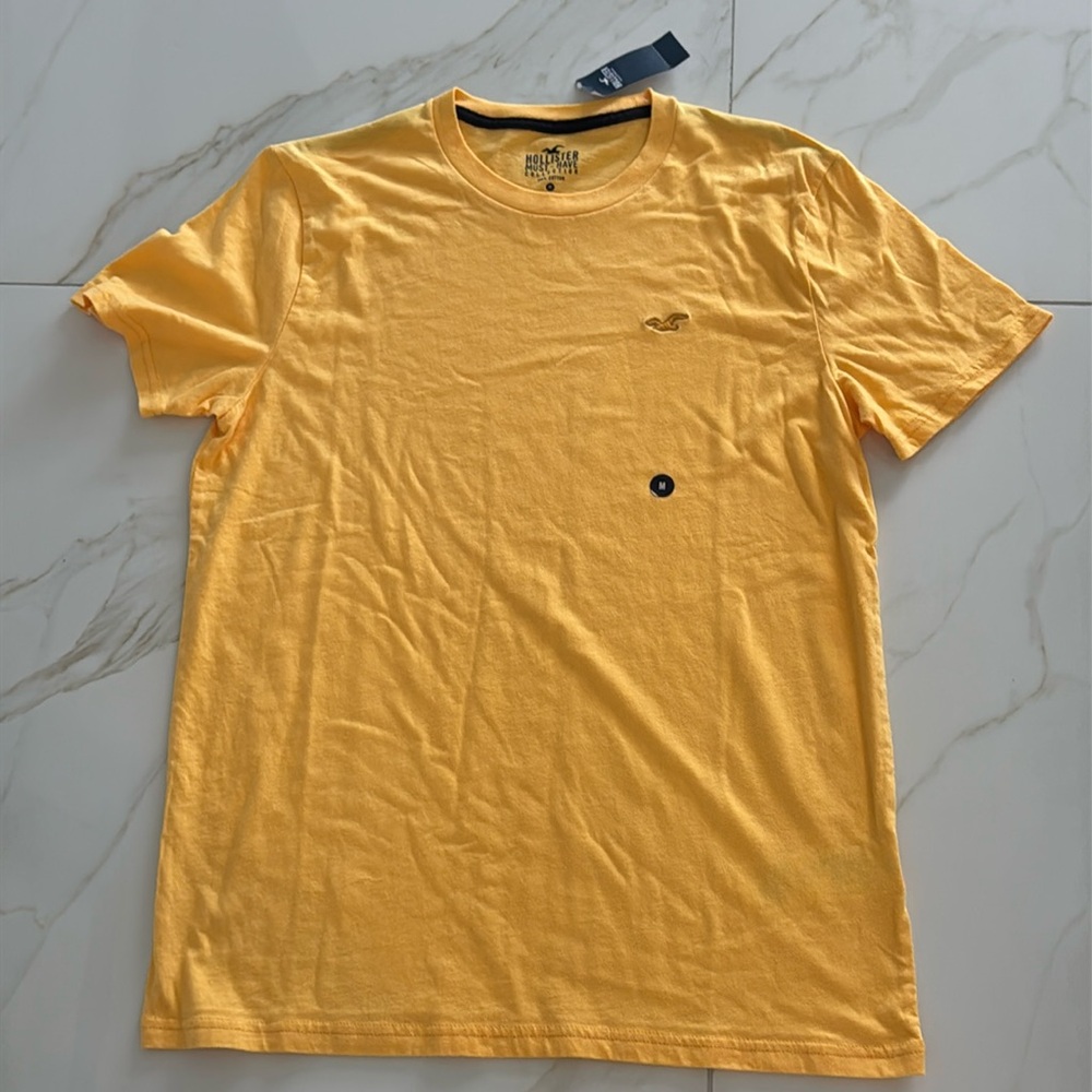 Hollister Yellow TShirt size M New